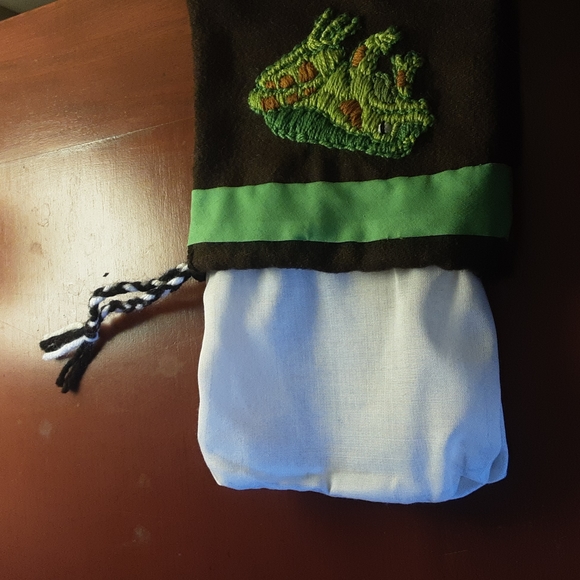 Hand made frog pouch - Picture 3 of 4
